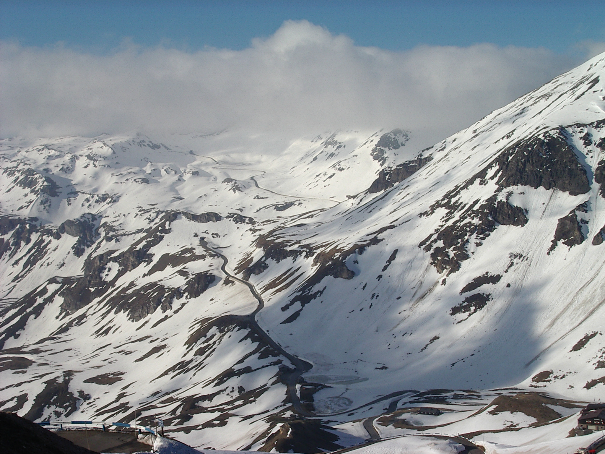  Die Glocknerstrasse im Mai